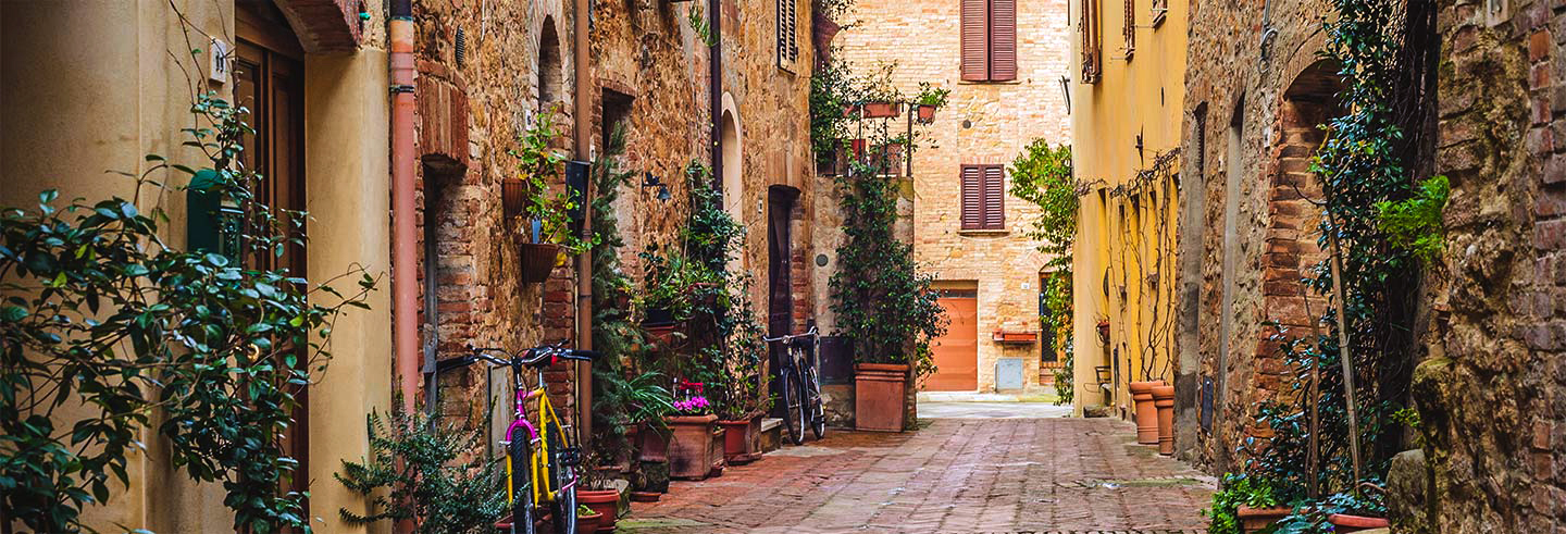 vicoli di montalcino, val d'orcia